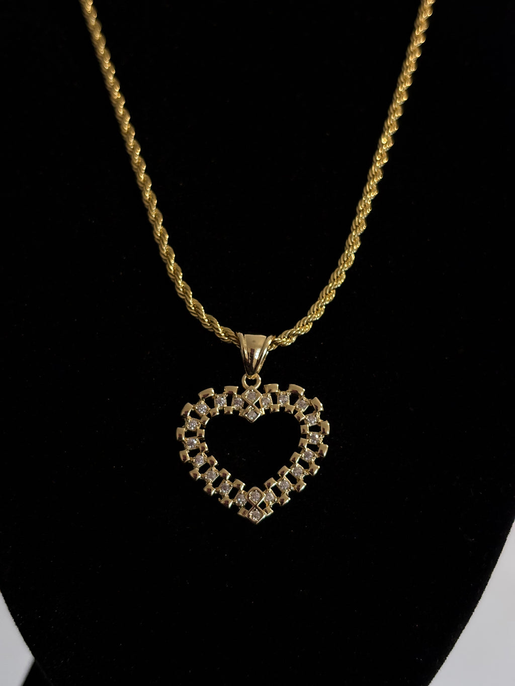 Rx HRT NECKLACE